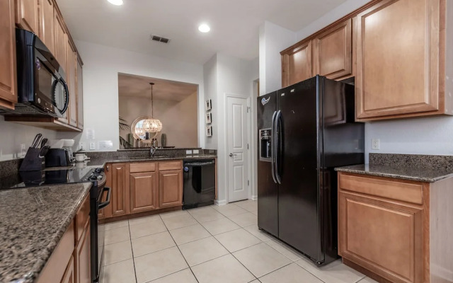Spacious Home W/private Pool/spa & Free Waterpark!