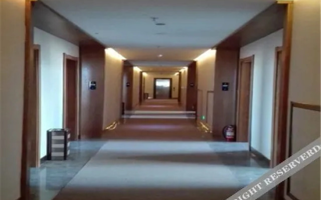 Suiling Hanlongtang Business Hotel