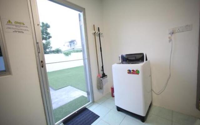 Come Inn Homestay 1379