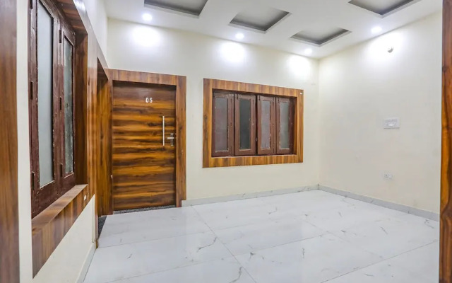 Fabhotel Imperail House