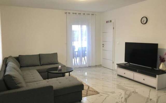 Noel - With Private Pool - A2-prvi kat