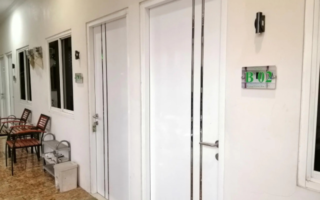 OYO 90703 Wisma Ibu T