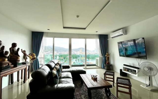 The oh so Sexy Triple Penthouse-rare 3-5br 188m2