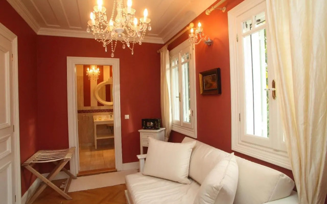 The Aigli 1800 Boutique Hotel