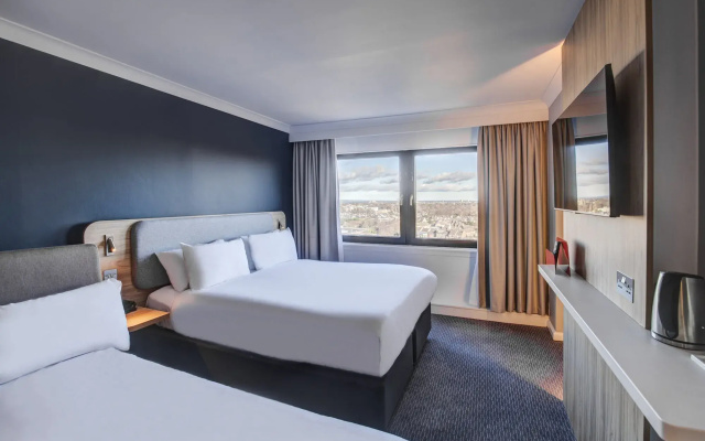 Holiday Inn Express Edinburgh City West by IHG
