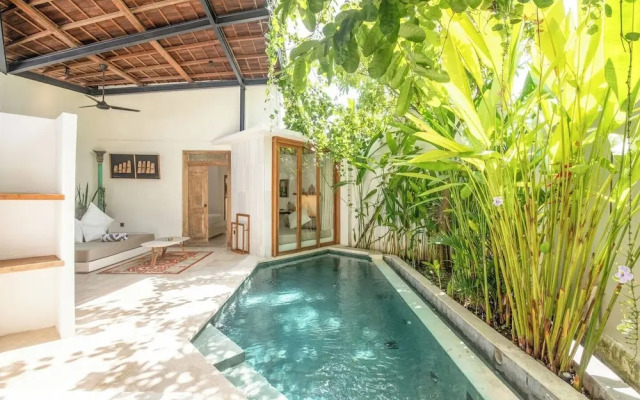 Contemporary 2-br Art Deco Villa, 800m to Beach