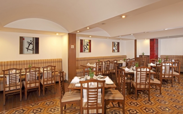 Hotel Vouzas