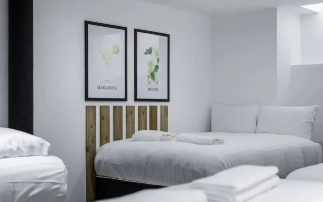 Host Apartments Fleet Nightlife I