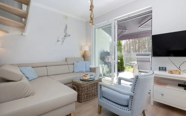 Four Seasons Apartment by Renters
