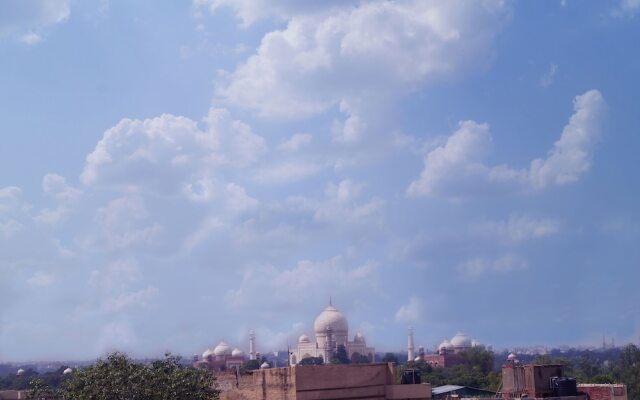 Optimum Sheela Inn @ Taj