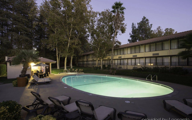 Best Western Valencia Inn