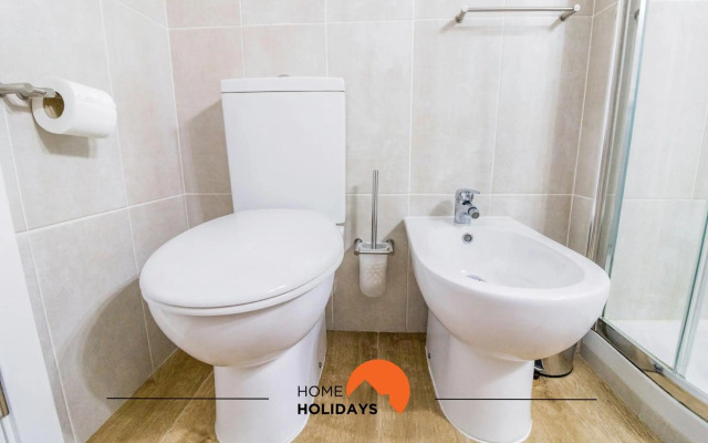 #057 Cozy Sea View in Old Town