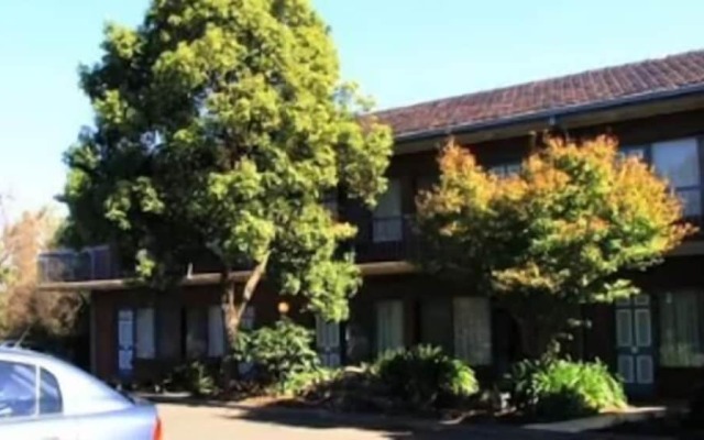 Clayton Monash Motor Inn & Serviced Apartments