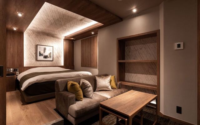 Y-HOTEL