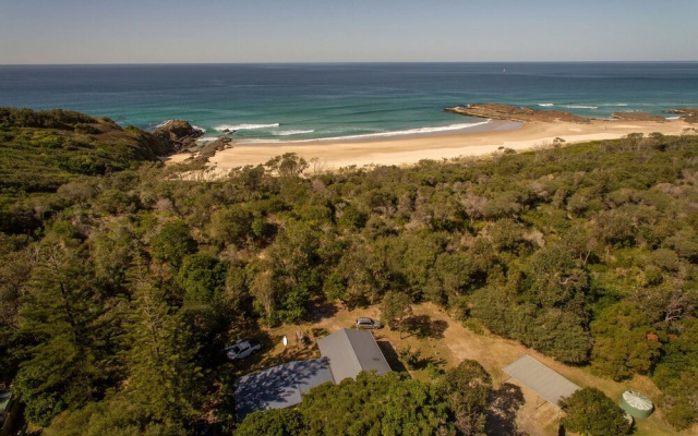Plomer Beach House – Beach – Port Macquarie