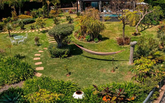 Spacious tranquil premium villa, A/C, large garden, sea-view – Garden Paradise