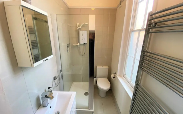 Elegant Georgian Apartment Near Clifton Village