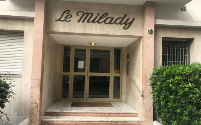 studio centre nice proche de mer