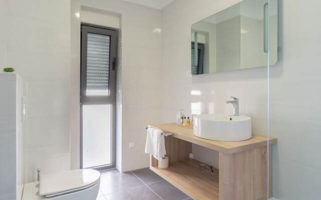 Swanky Villa in Turanj With Private Swimming Pool