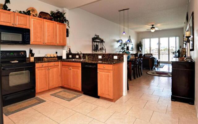 Harborview Grande 202