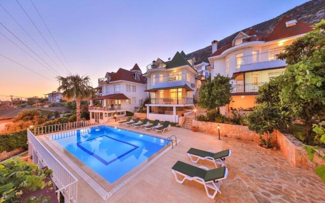 3 House Apart