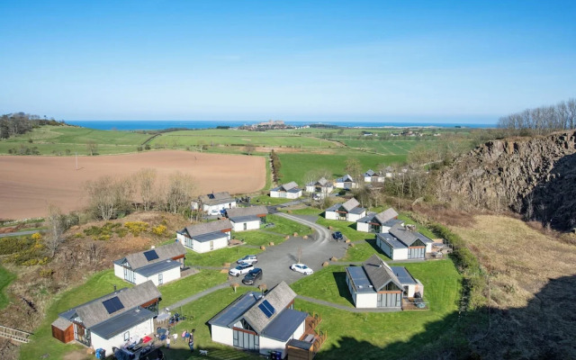 Wild Chive Lodge, Brada Quarry
