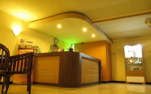 Hotel Lestari Near Lippo Plaza Mall Jember