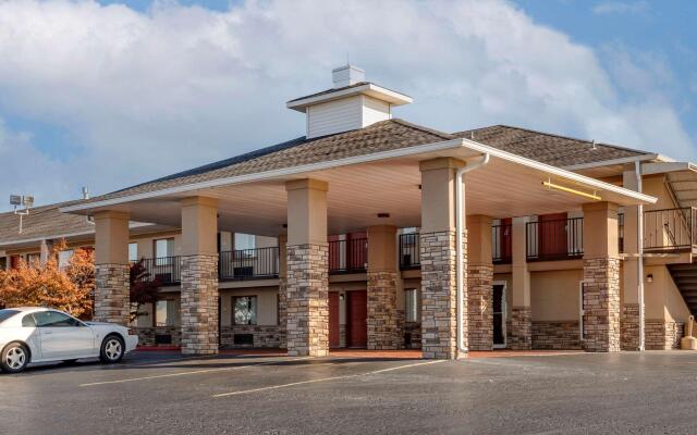 Quality Inn Russellville I-40