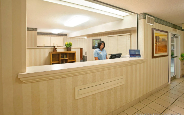 Sonesta Simply Suites Chicago Naperville