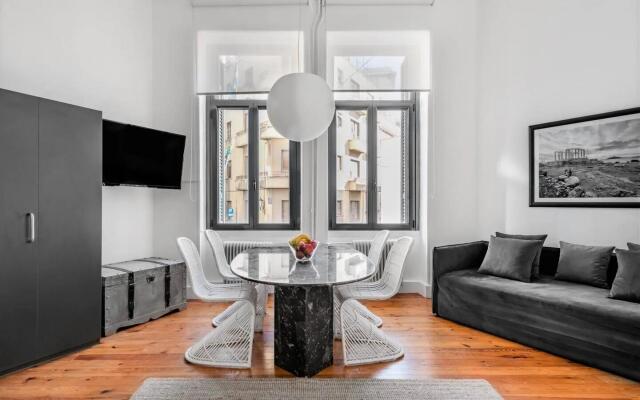 Art Pantheon Entire First Floor (Four-Bedrooms)