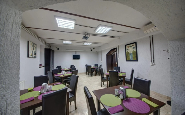 Atrium Hotel Ateneu City Center