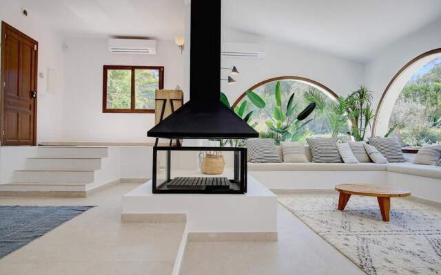 Villa - 4 Bedrooms with Pool and WiFi - 107785