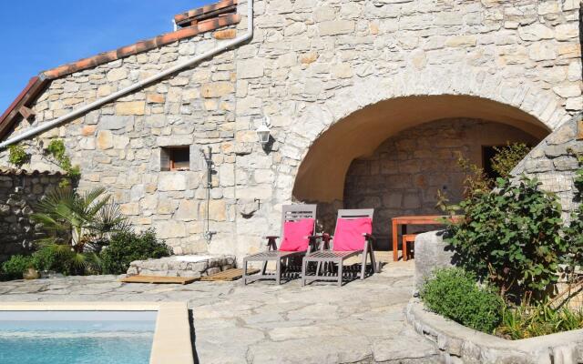 Amazing apartment in Lanas with large garden