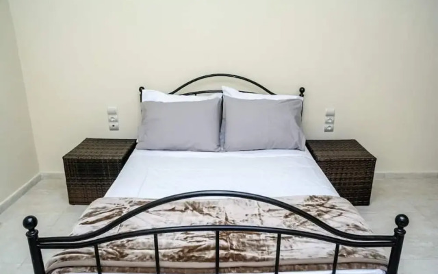 Green Luxury Villa Near The Sea