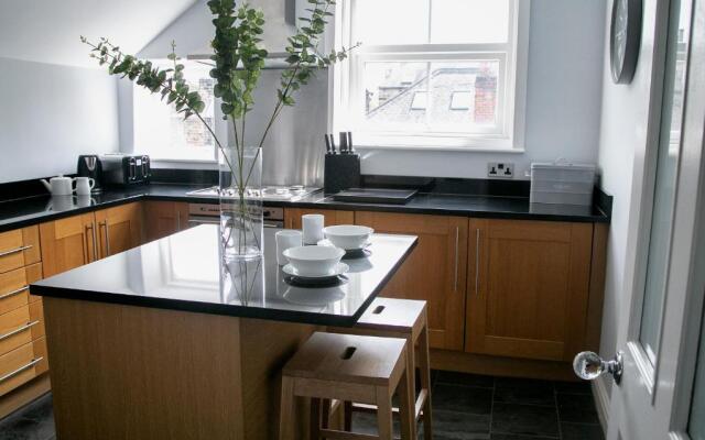 Harlow Apartment 3