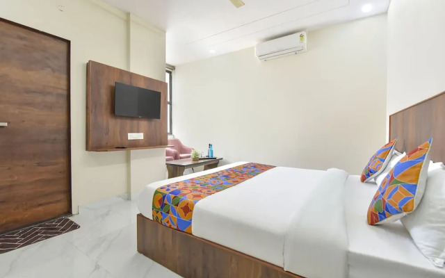 Fabhotel Lavish Palace