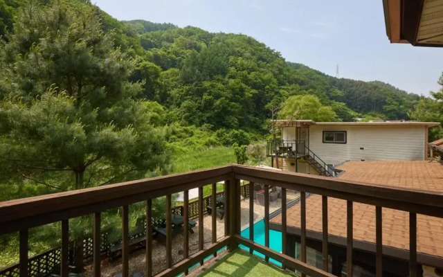 Gapyeong Pool Villa Palace