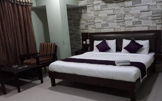 OYO 8177 Hotel Silver Oak