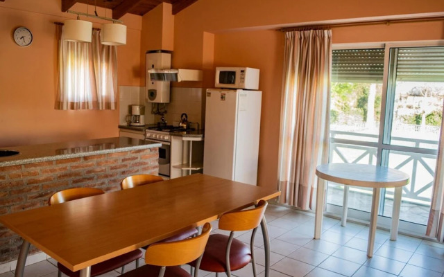 Los Robles Apart Hotel