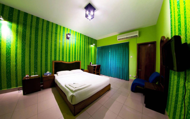 Hotel Tropical Daisy