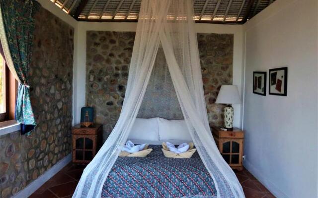 Breve Azurine Lagoon Retreat