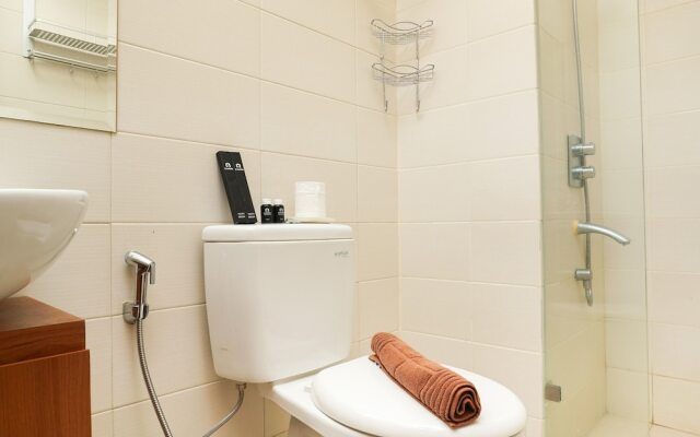 2BR Apartment with Sofa Bed at Woodland Park Residence By Travelio