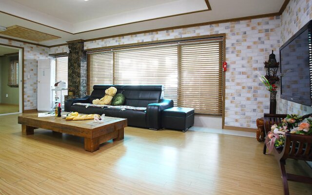 Yeosu Haeoreum Pension