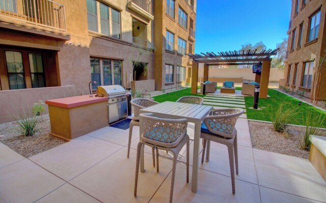 Rooftop Pool with Views-King Beds-Parking 1123