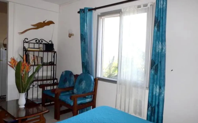 Studio In Petite Ile With Wonderful Sea View Furnished Garden And Wifi 4 Km From The Beach - фото 2