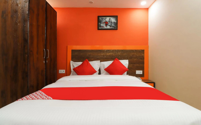 Flagship 75893 Hotel Maharaja Gold