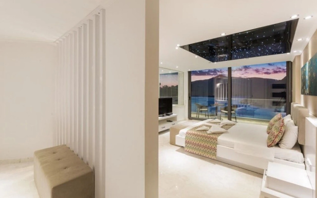 Villa Maris by Akdenizvillam