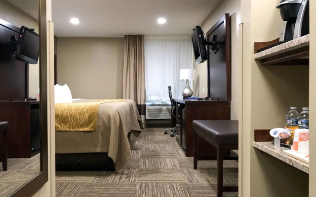 Giles Hotel Inn & Suites