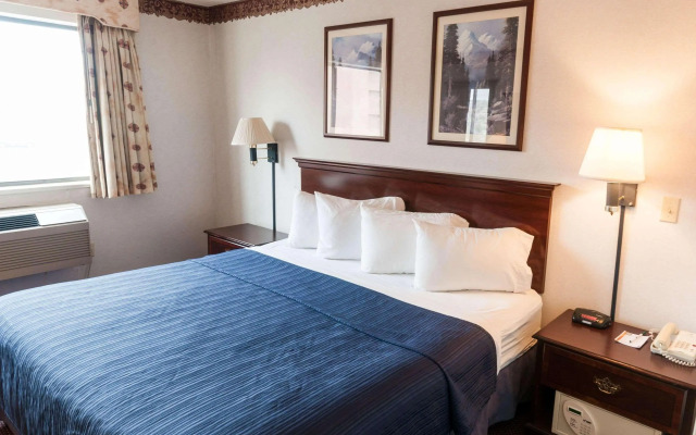 Quality Suites Albuquerque Airport