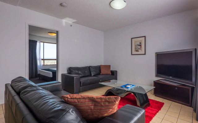 Broadbeach Savannah Hotel & Resort